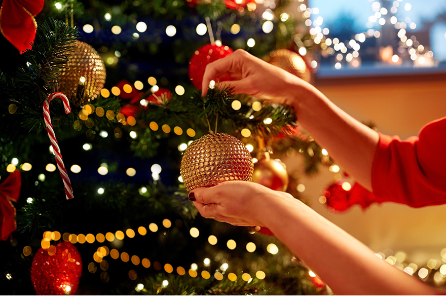 クリスマスツリーの飾り付け方 | 通販・オーダーメイドは店舗用品とディスプレイ什器の【賑わい創りの道具や】